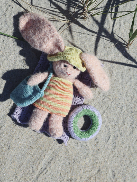 Clothes and Accessories for Klara the Bunny - english pattern