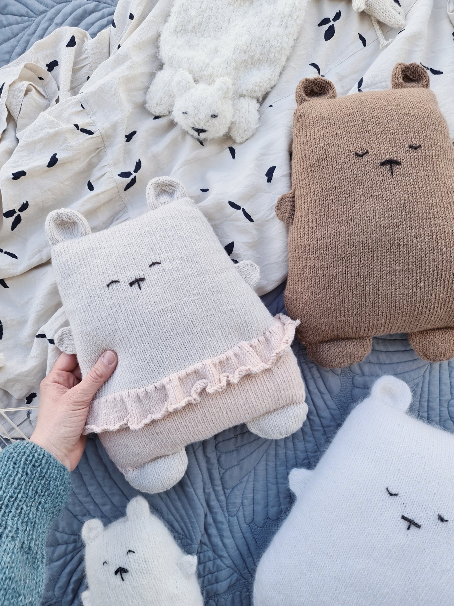 Ibo Pillow - english